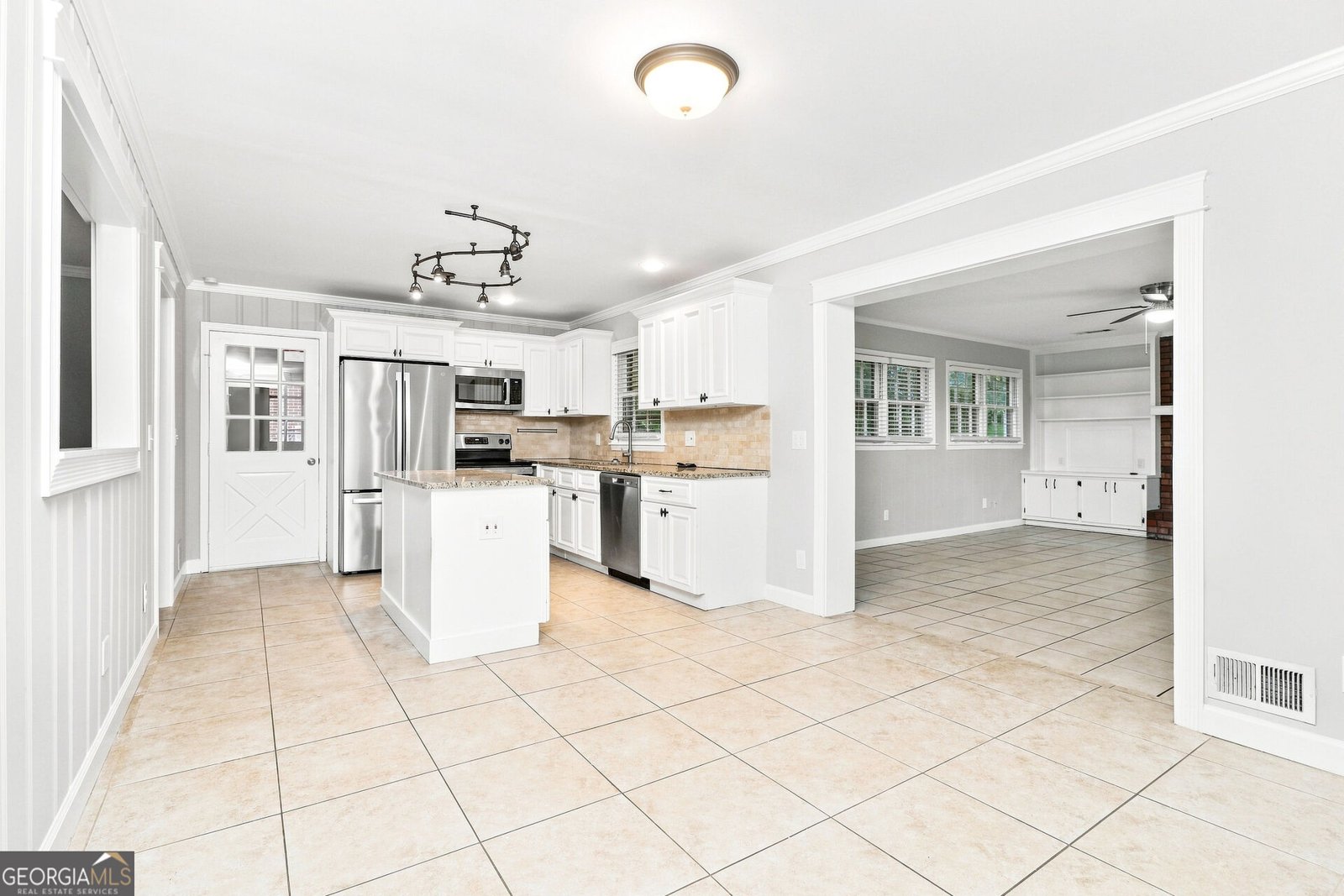 2321 Hollyridge Drive Marietta - Photo 9
