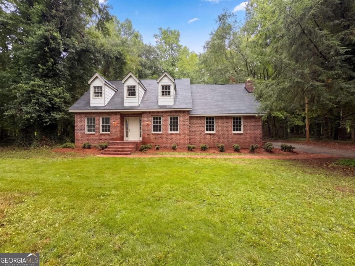 20 Woodland Way Stockbridge - main photo