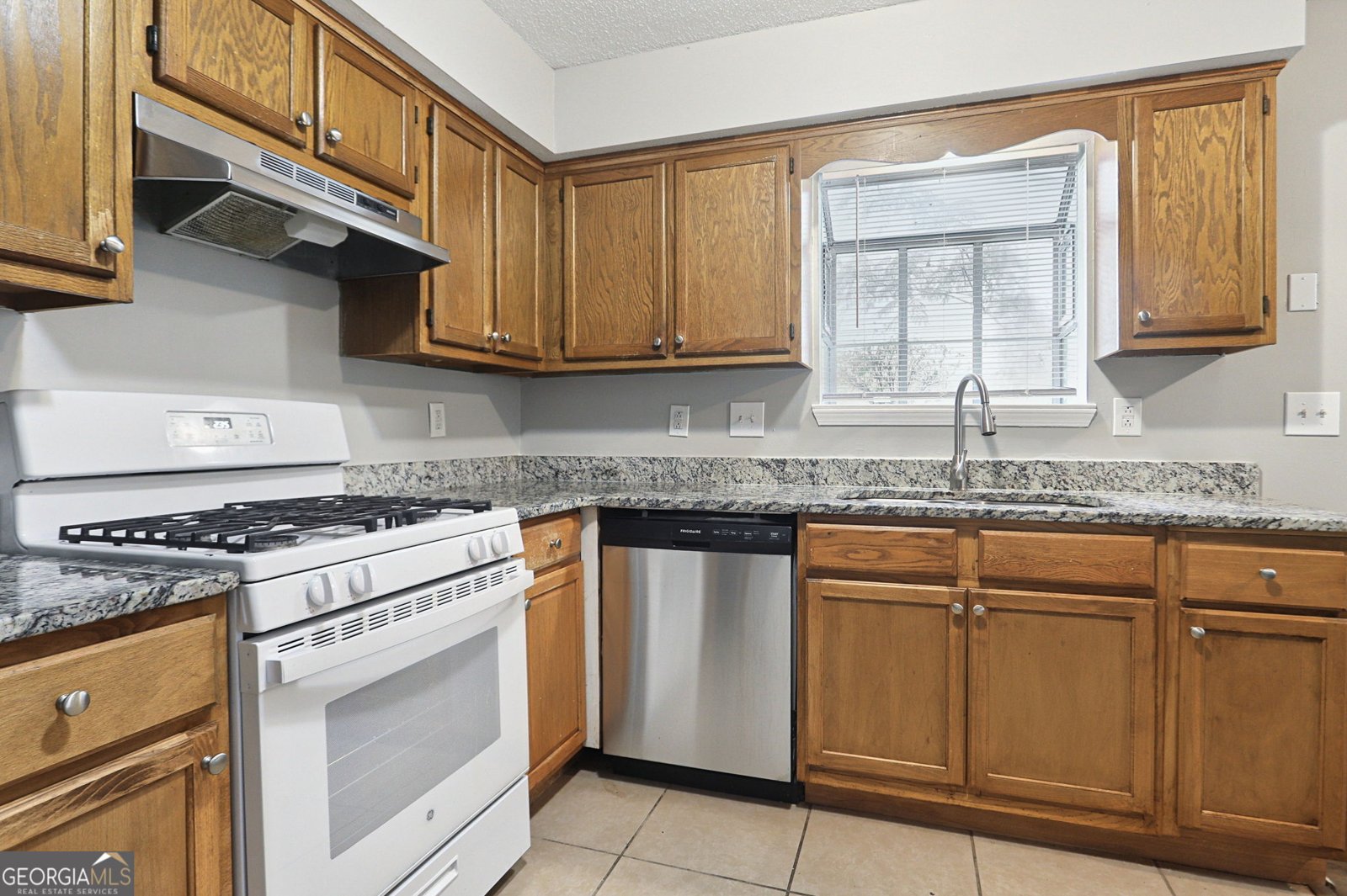 1586 Elizabeth Lane Hampton - Photo 12