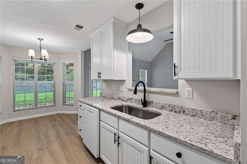159 Drake Way Stockbridge - Photo 18