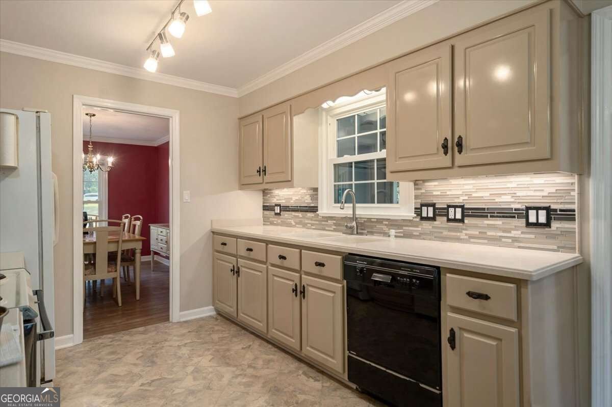 235 Sandstone Drive Athens - Photo 10