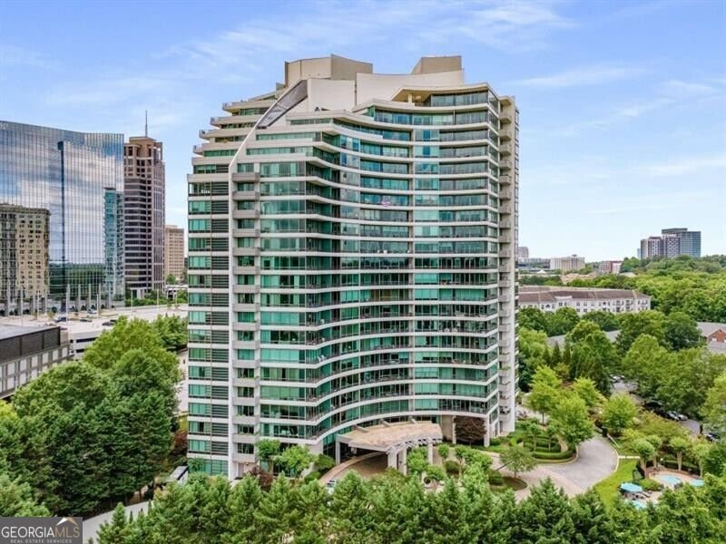 700 Park Regency Place Atlanta - main photo