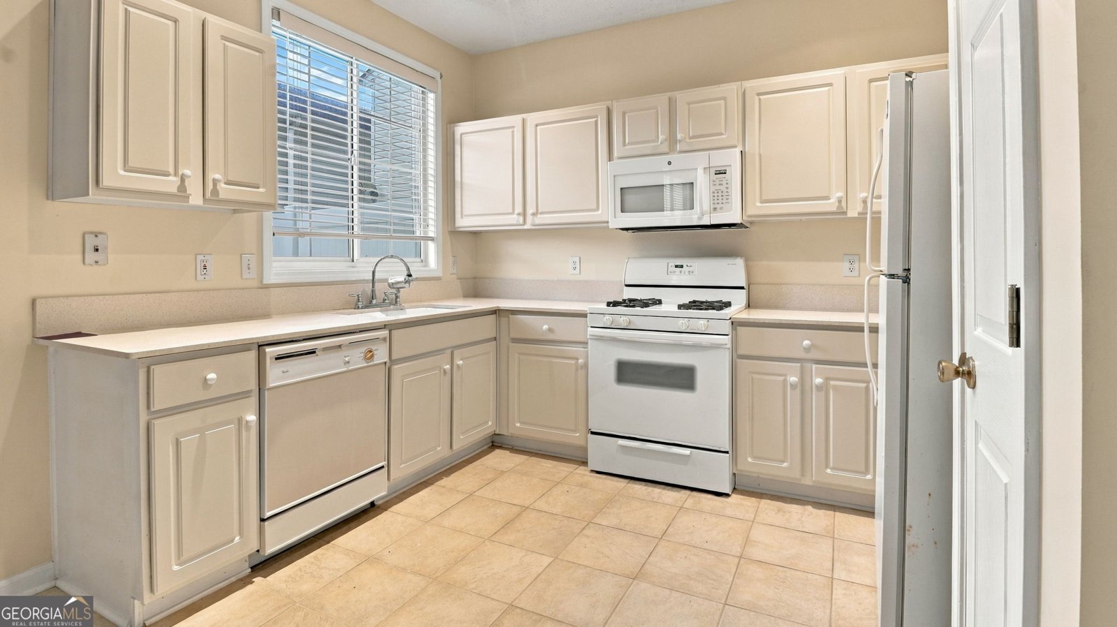 682 Bedford Court Woodstock - Photo 10