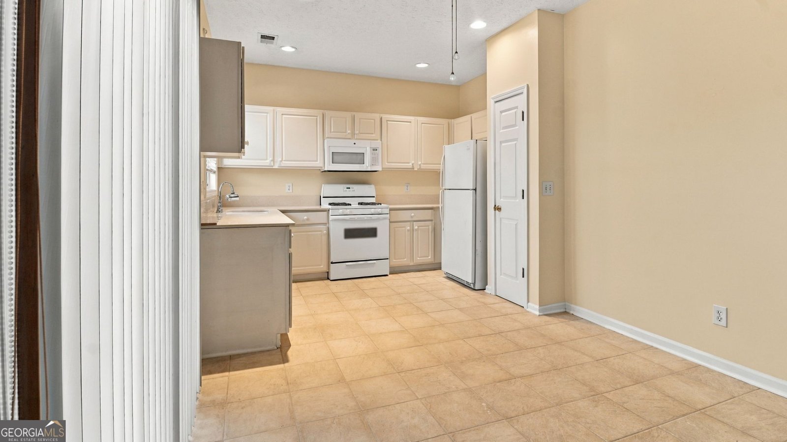 682 Bedford Court Woodstock - Photo 11