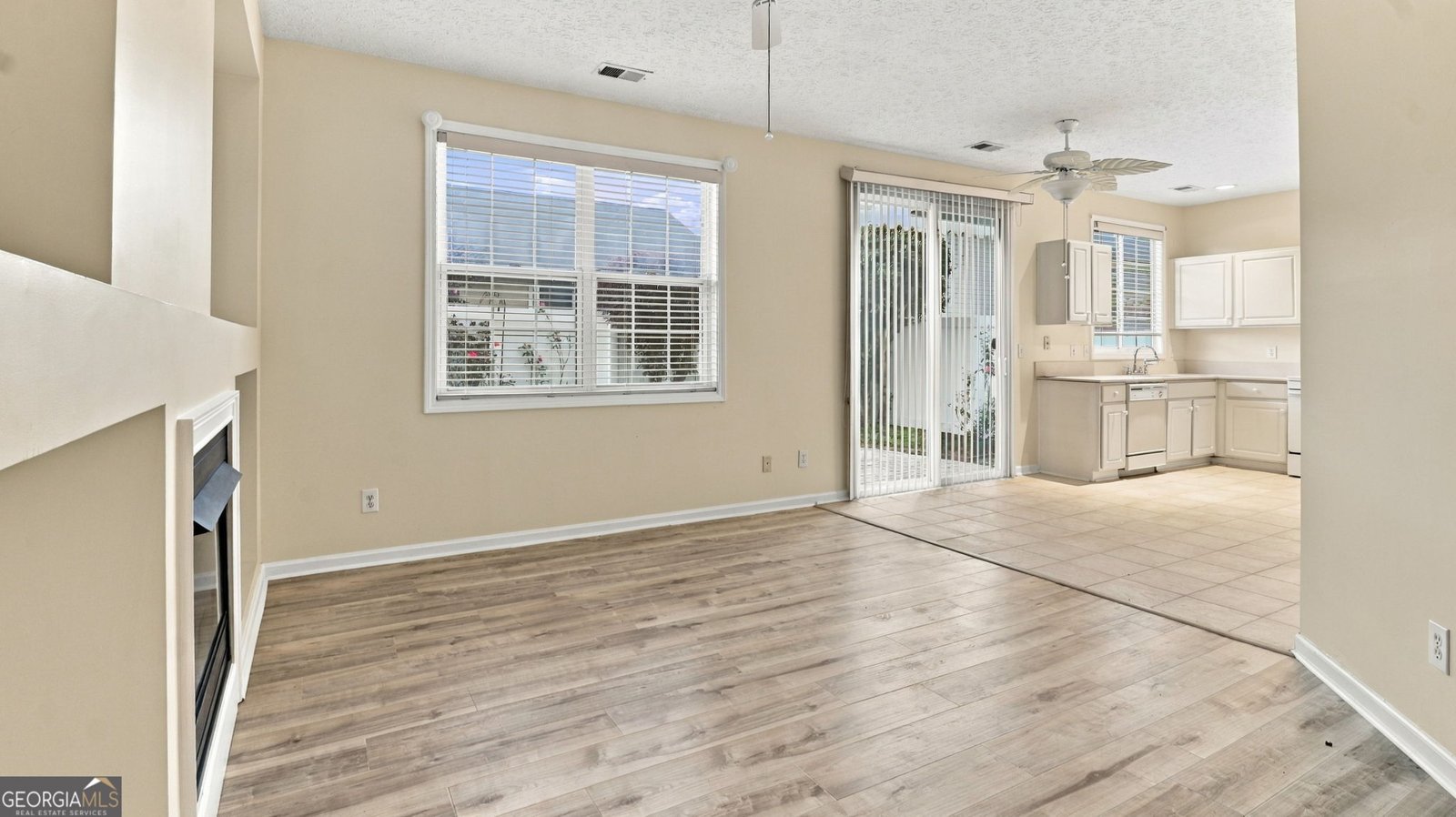 682 Bedford Court Woodstock - Photo 6