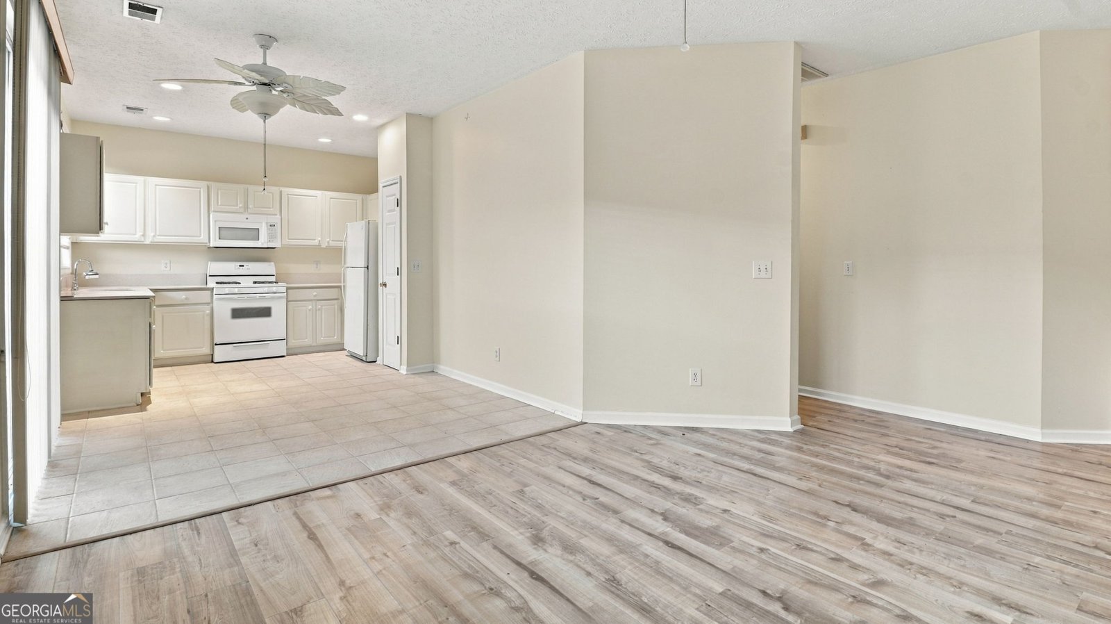 682 Bedford Court Woodstock - Photo 7