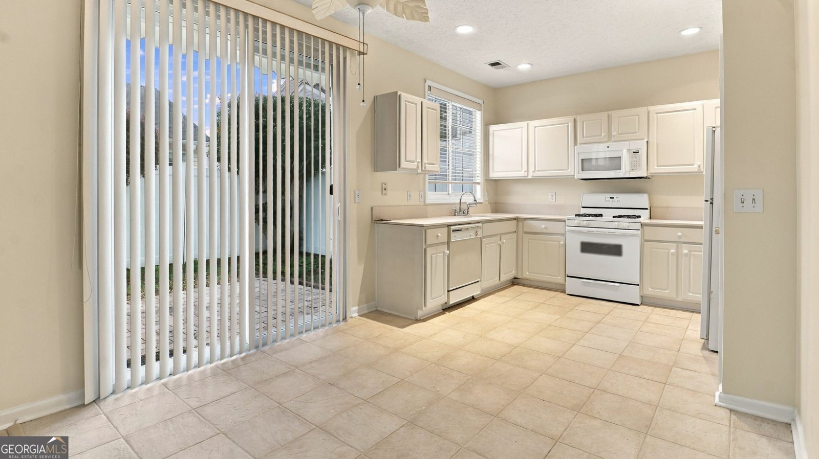 682 Bedford Court Woodstock - Photo 8