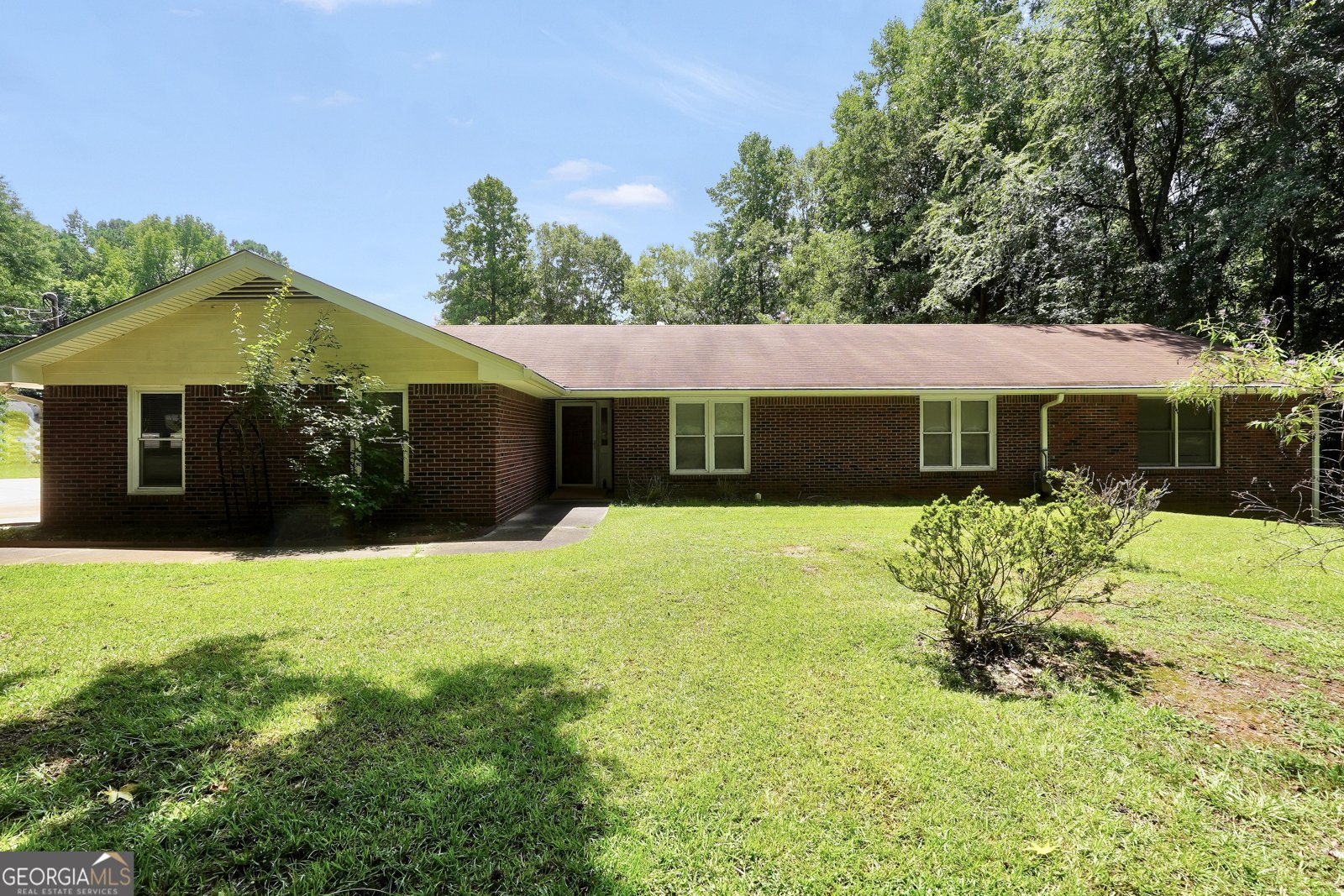 145 Stoneridge Way Fayetteville - main photo