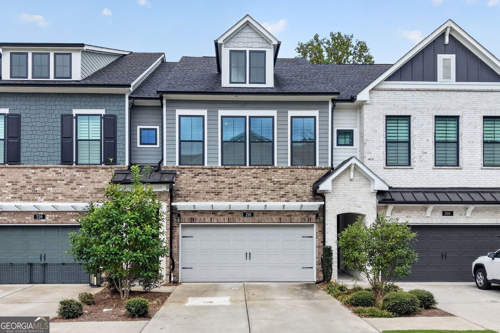 210 Walker Avenue Roswell - main photo