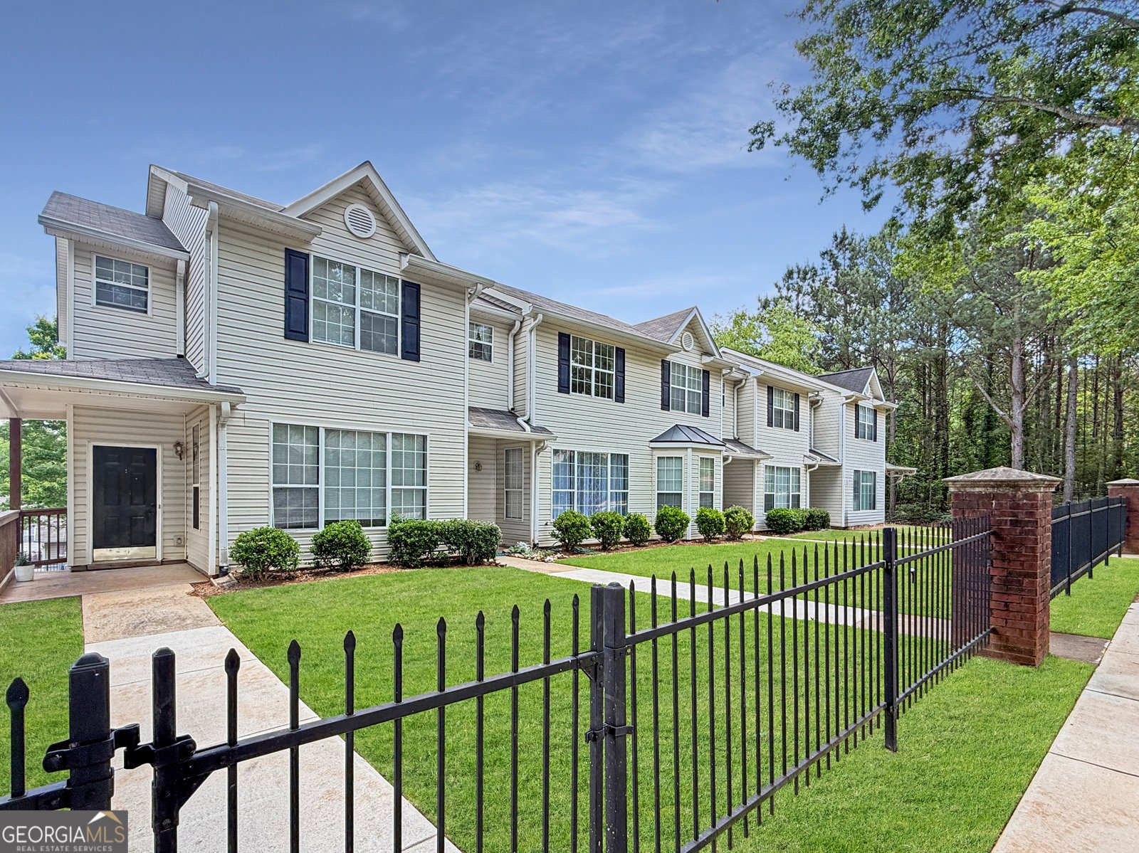 353 Smokewood Way Newnan - main photo