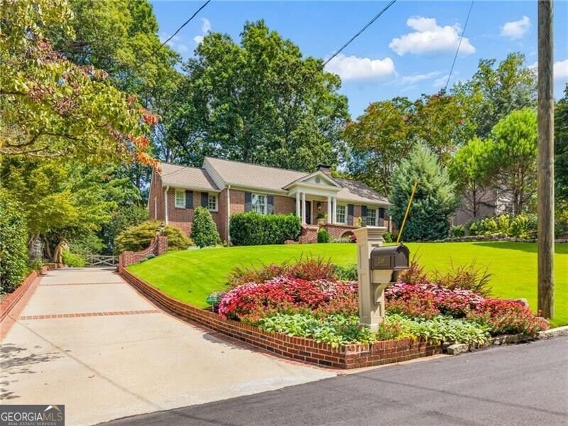 1158 Beech Haven Road Atlanta - main photo