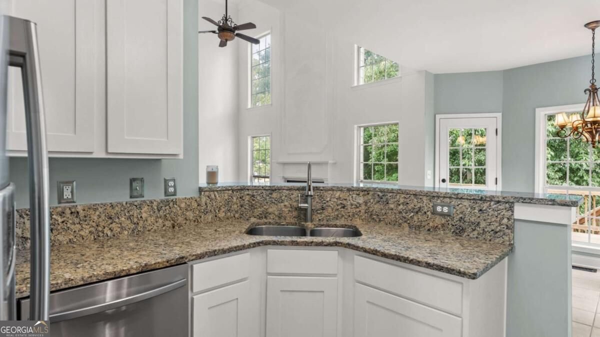 5665 Kennemore Drive Alpharetta - Photo 12