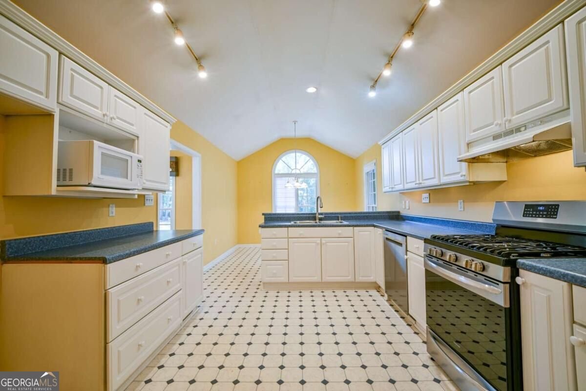 137 Elderberry Circle Athens - Photo 6