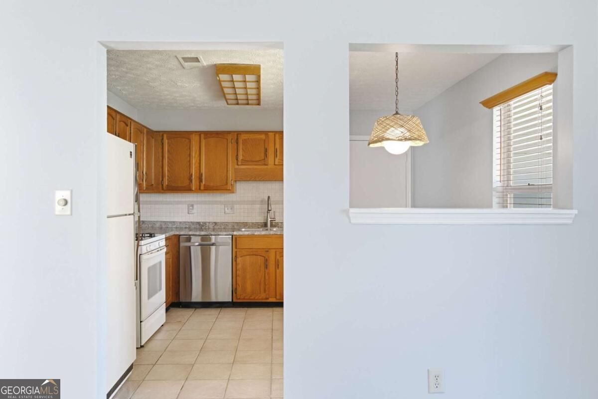 693 Brandlwood Way Lilburn - Photo 6