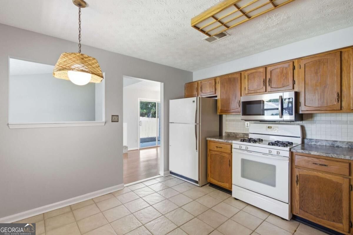 693 Brandlwood Way Lilburn - Photo 9