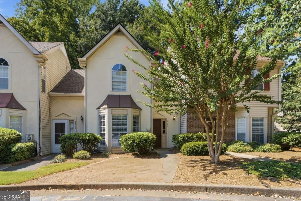 2260 Fairways Court Kennesaw - main photo