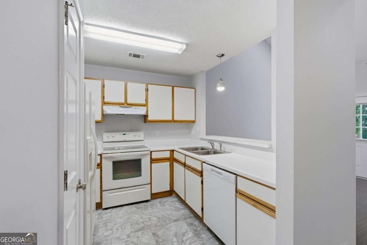2260 Fairways Court Kennesaw - Photo 13