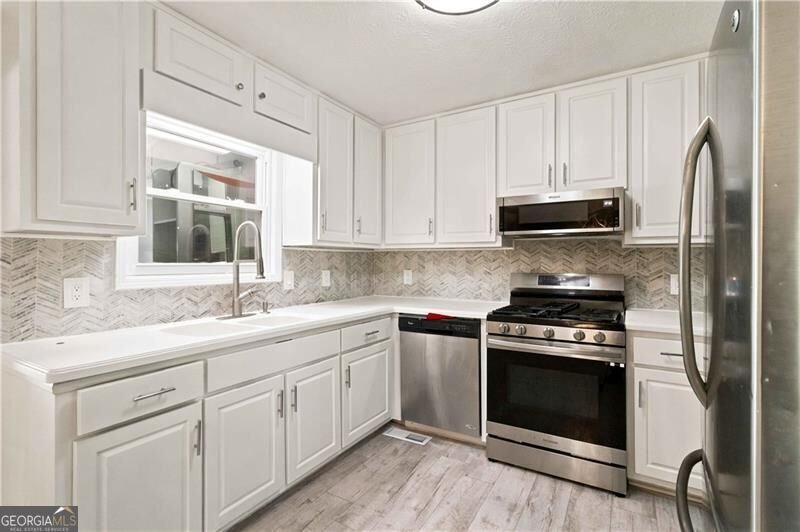 4086 Chapel Hill Road Douglasville - Photo 8