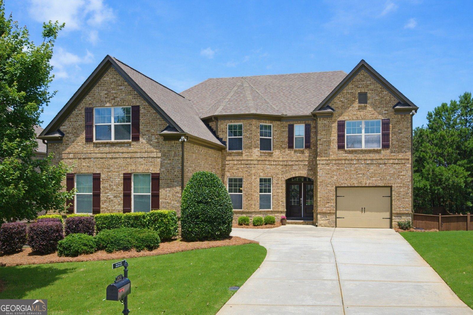 870 Grand Reserve Drive Suwanee - main photo