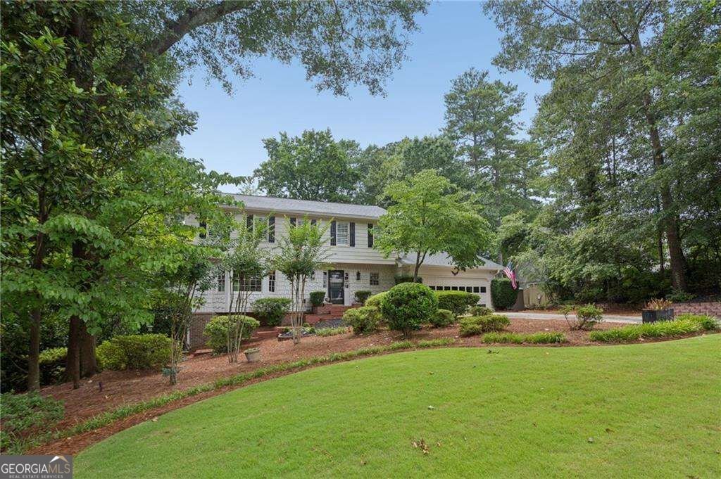 3825 Creekview Drive Marietta - main photo