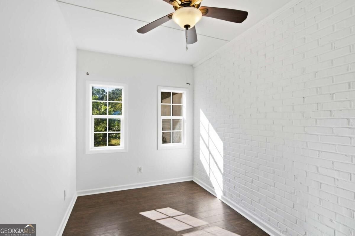 978 Winburn Drive East Point - Photo 16