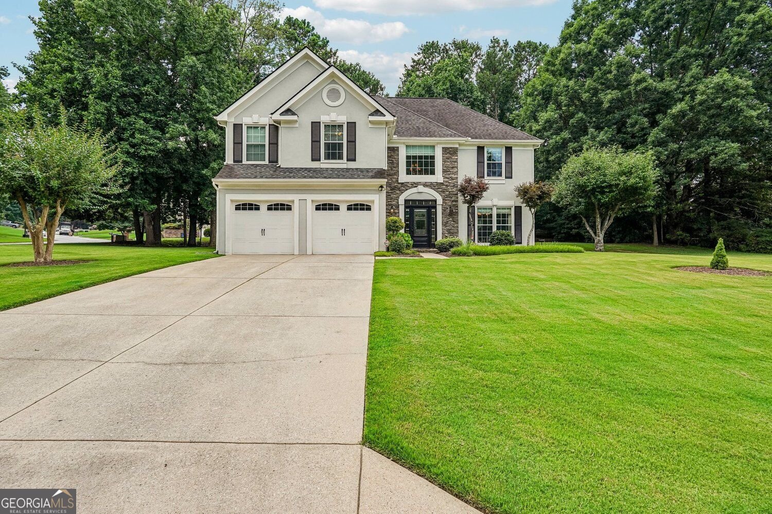 162 St Martin Drive Suwanee - main photo