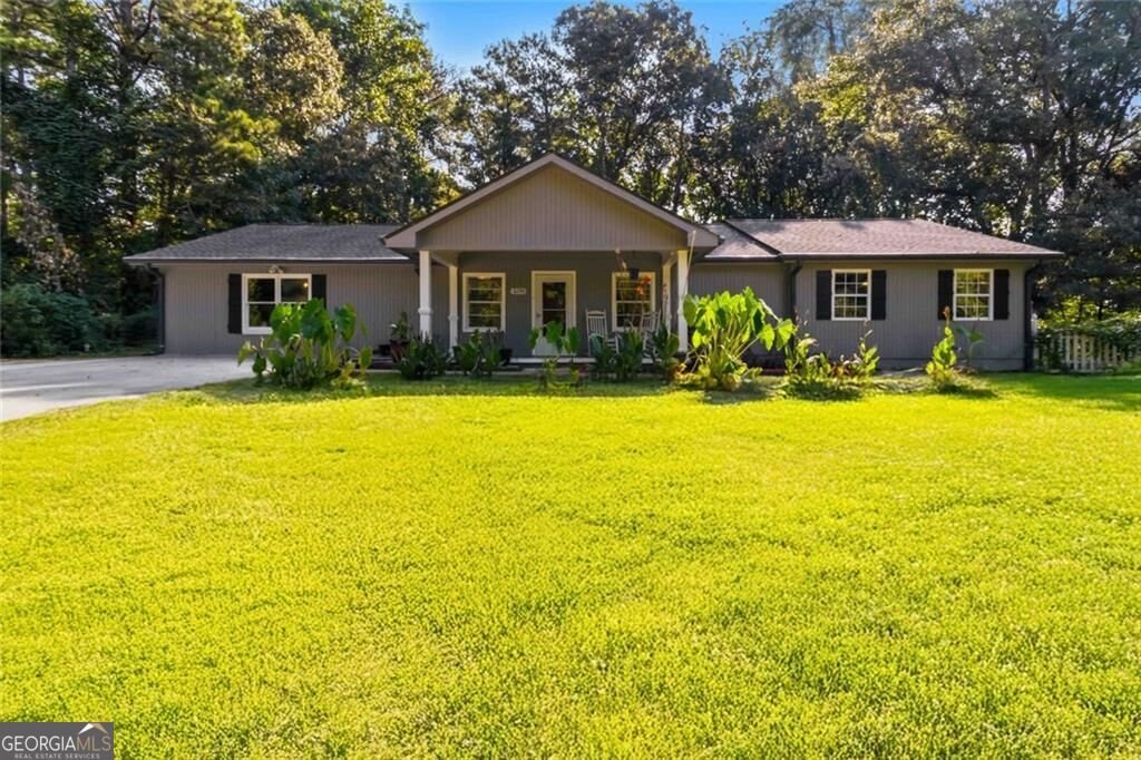 3290 Stonewall Tell Road Atlanta - main photo