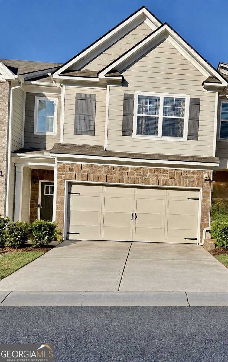 7618 Avalon Boulevard Fairburn - main photo