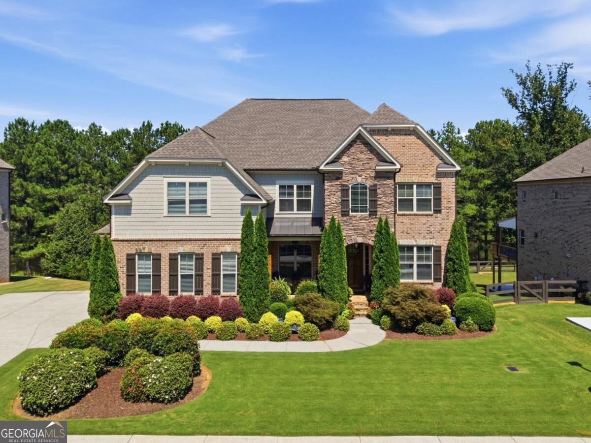 3825 Lakehurst Way Cumming - main photo