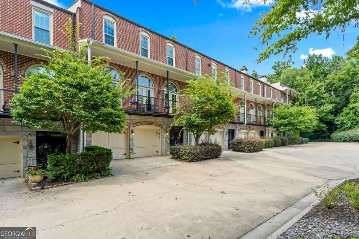 5512 Glenridge Drive Atlanta - main photo