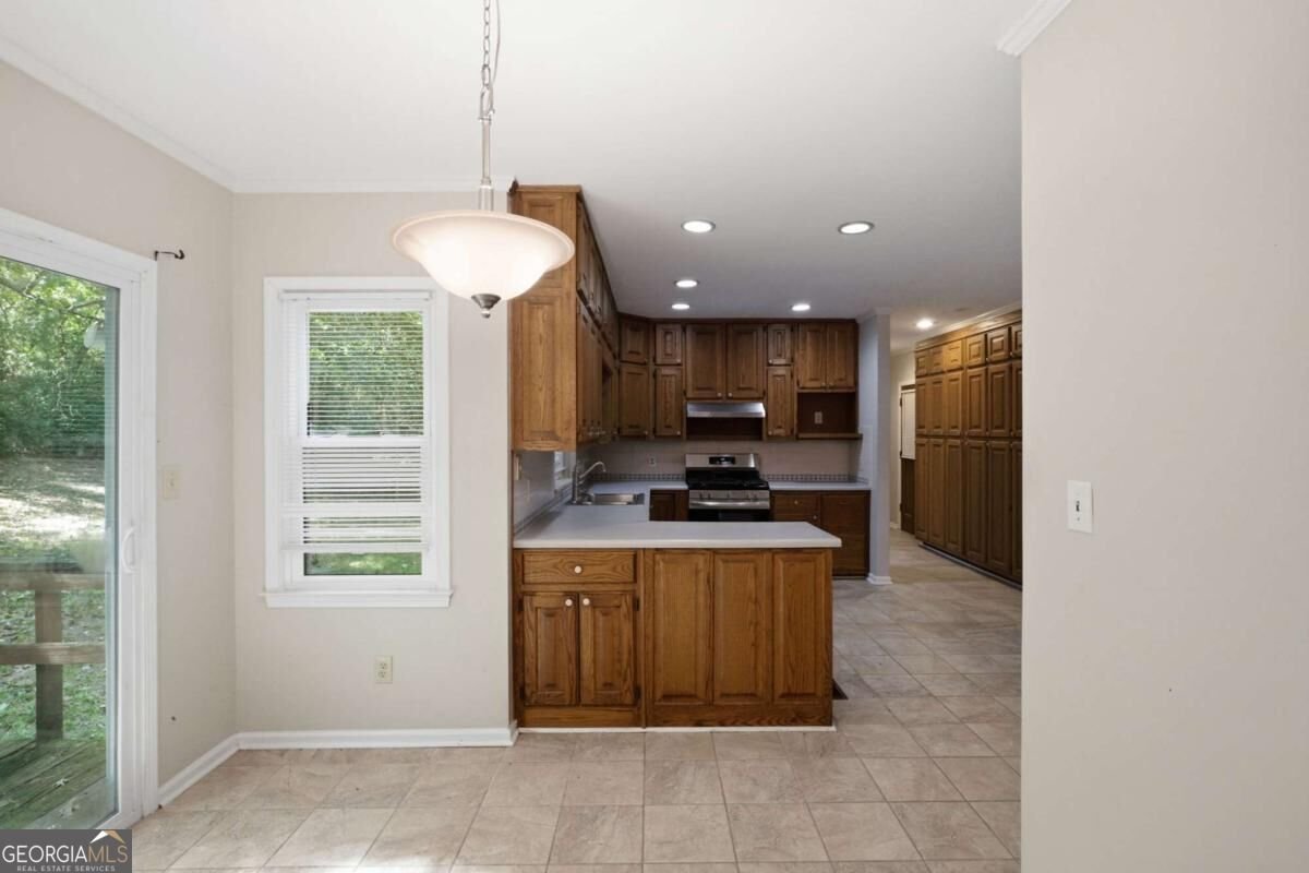 4927 Castlewood Drive Lilburn - Photo 12