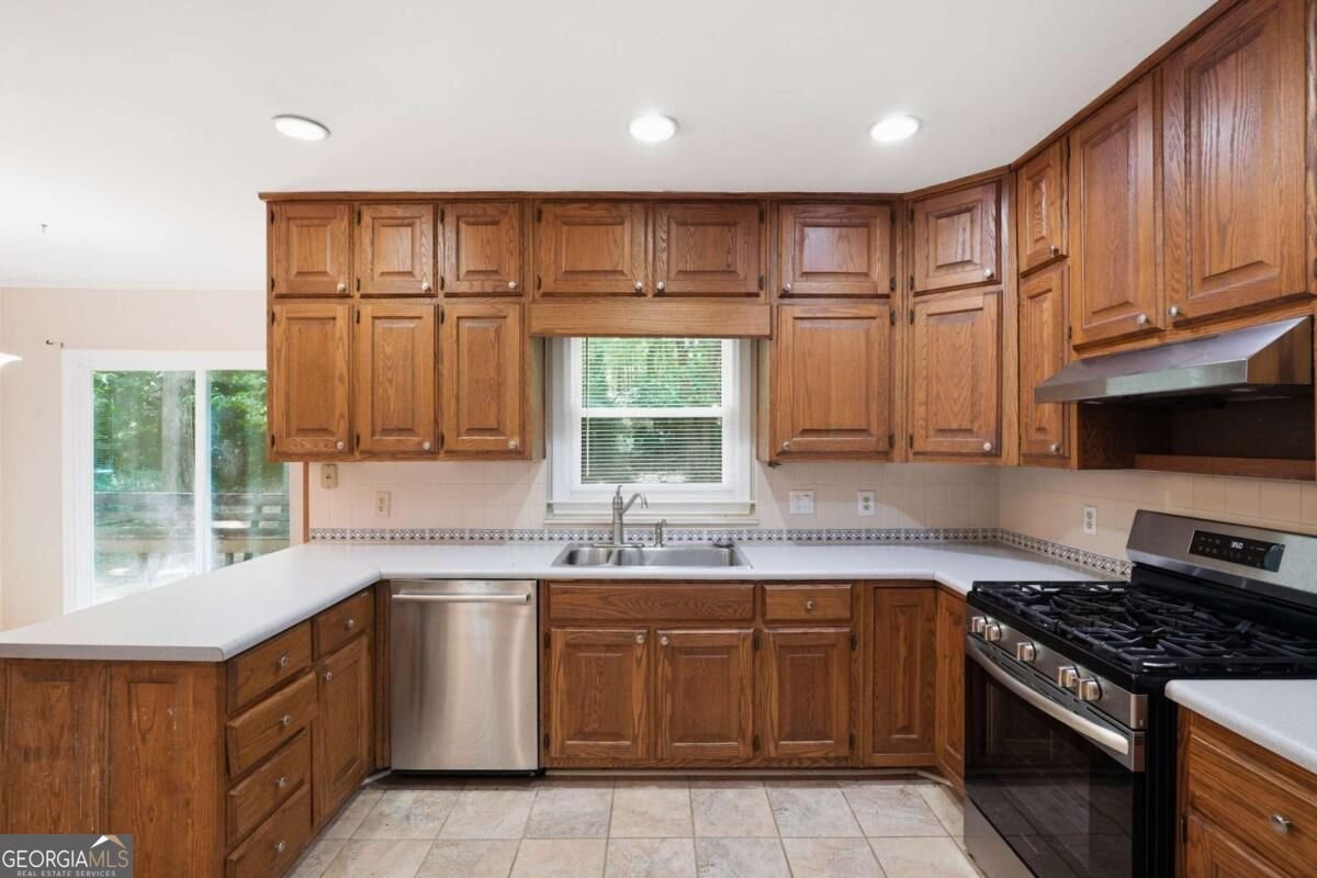 4927 Castlewood Drive Lilburn - Photo 16