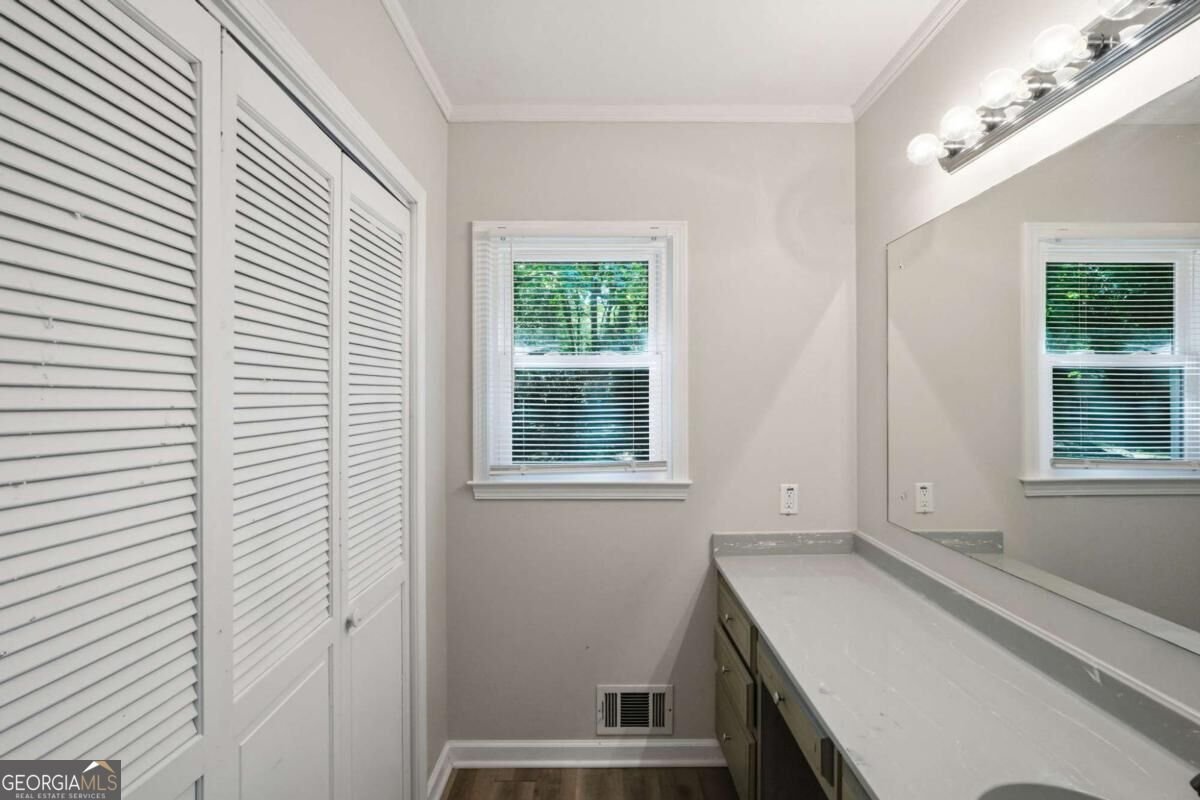 4927 Castlewood Drive Lilburn - Photo 36