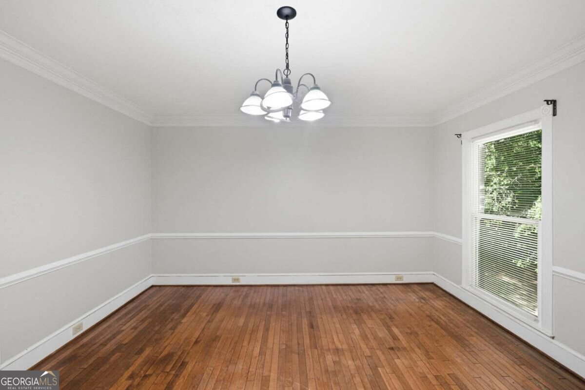 4927 Castlewood Drive Lilburn - Photo 9