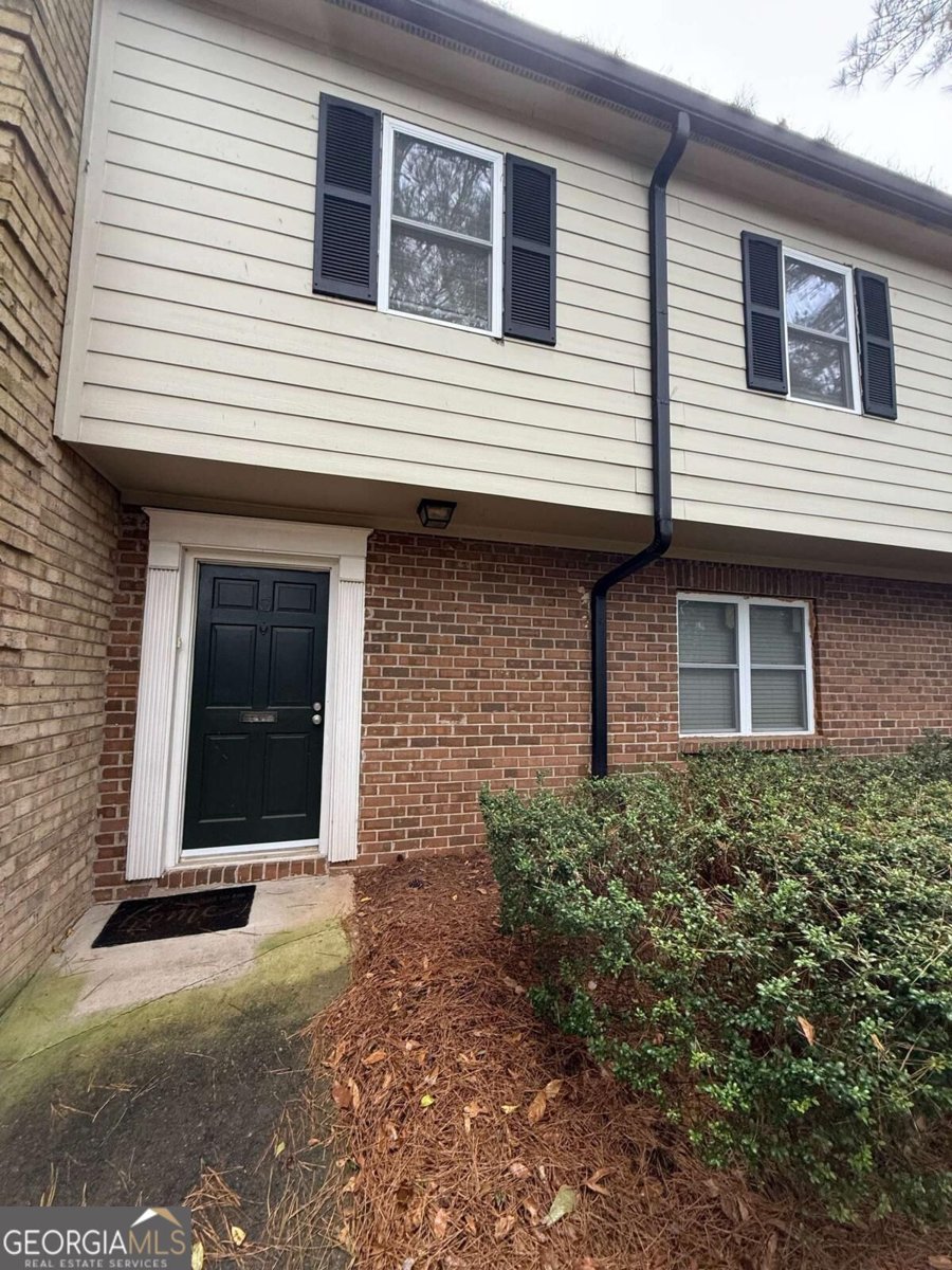330 Winding River Drive Sandy Springs - main photo