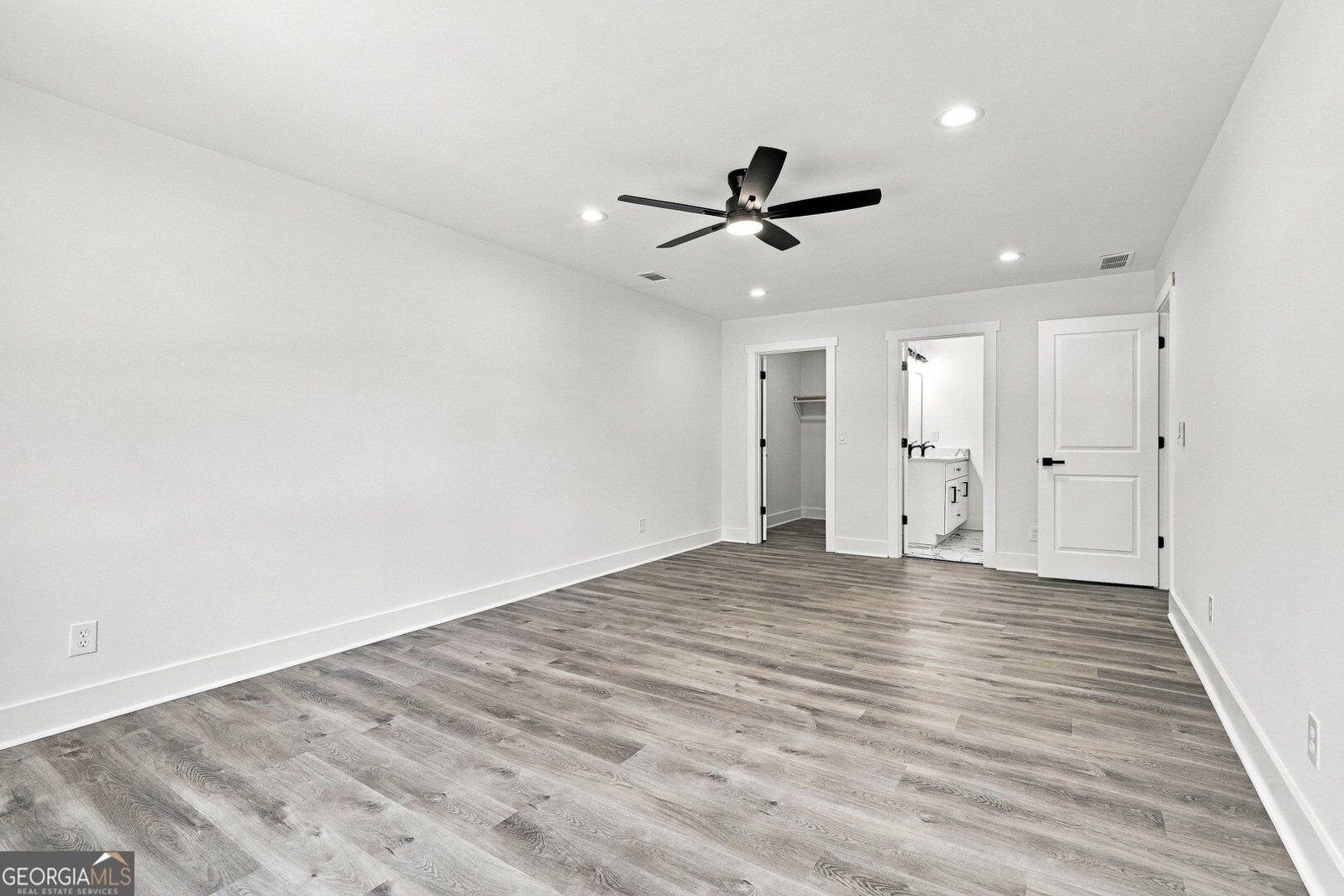 5441 Forest Path Court Stone Mountain - Photo 19