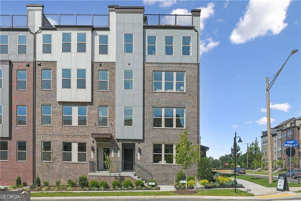 342 Skylar Court Atlanta - main photo