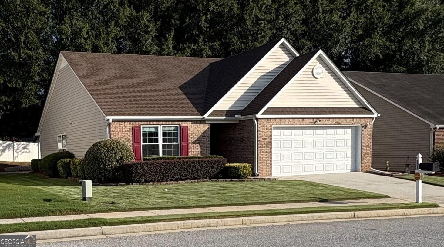 504 Mockingbird Lane Loganville - main photo