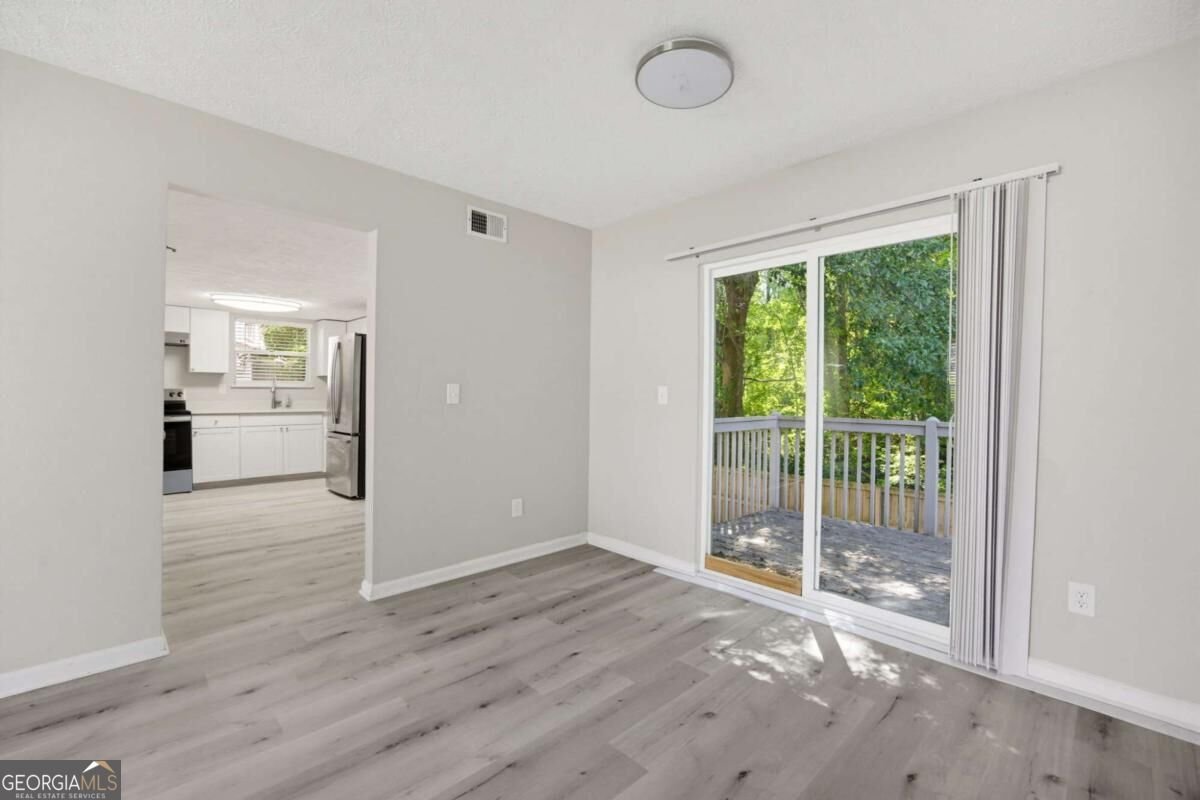 5570 Downs Way Lithonia - Photo 8