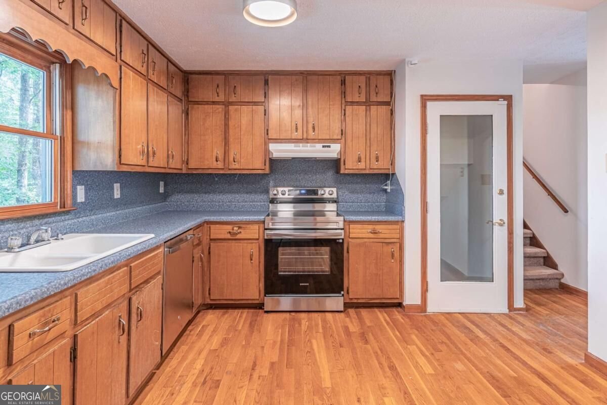 311 NATALIE Drive Lawrenceville - Photo 2