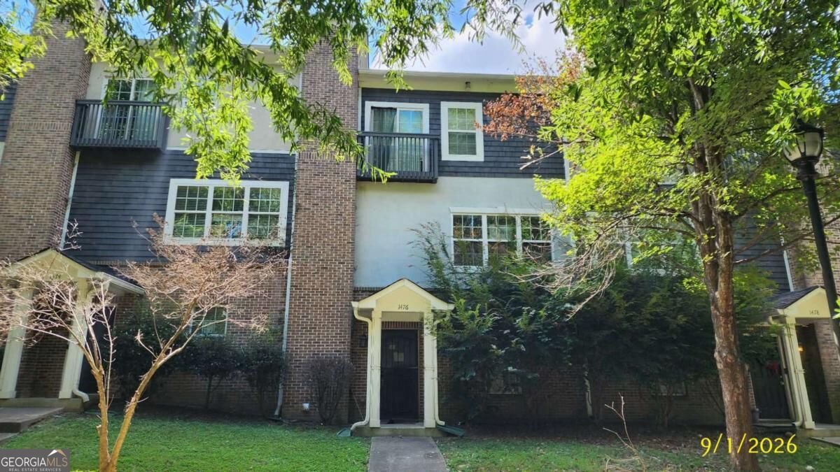 1476 Talia Wood Circle Atlanta - main photo