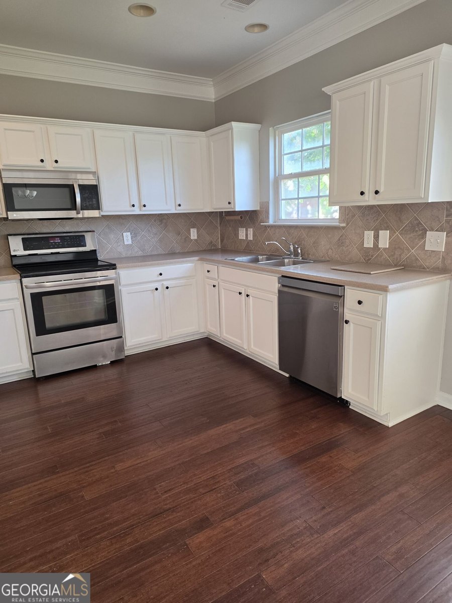 2432 Black Forest Drive Conyers - Photo 9