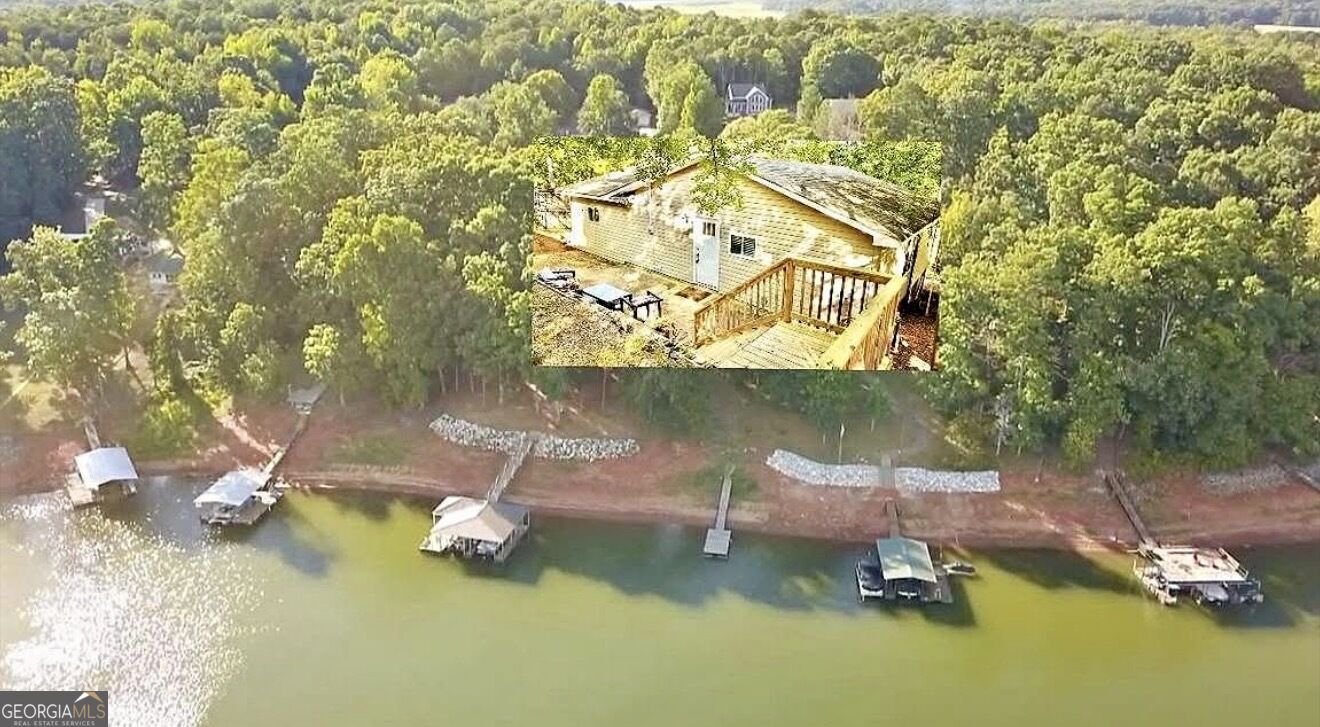 802 Dogwood Lane Townville - main photo