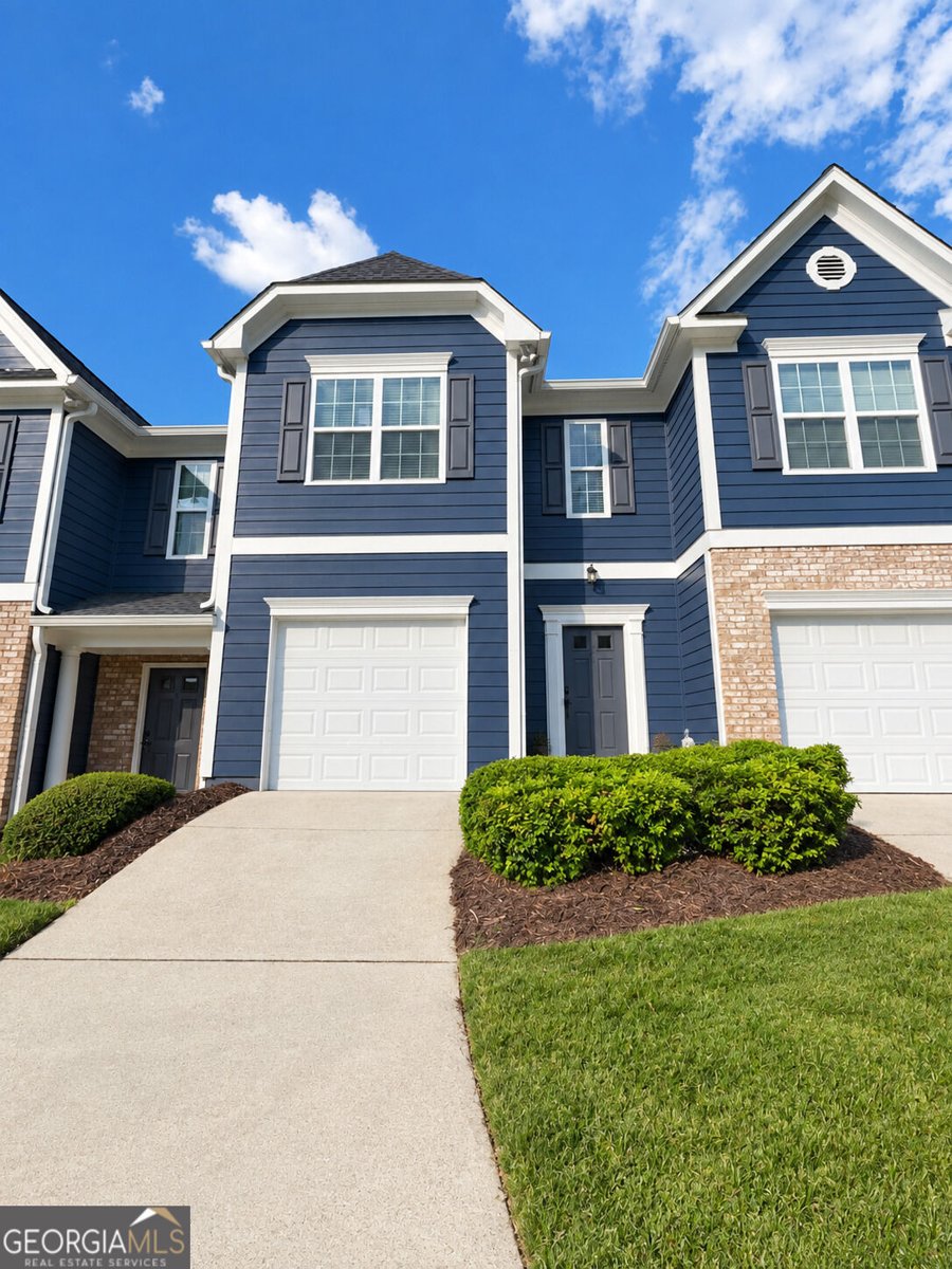 6608 Splashwater Drive Flowery Branch - main photo
