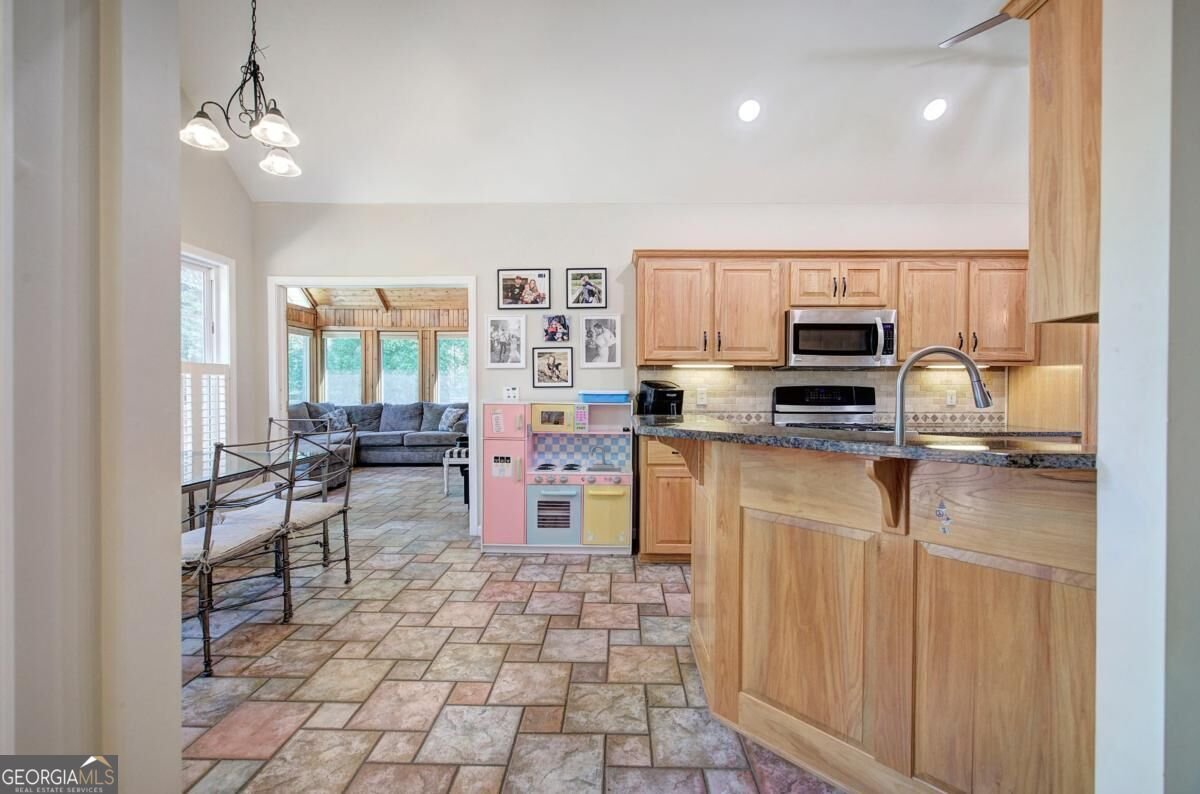 1082 Fieldstone Drive Canton - Photo 18