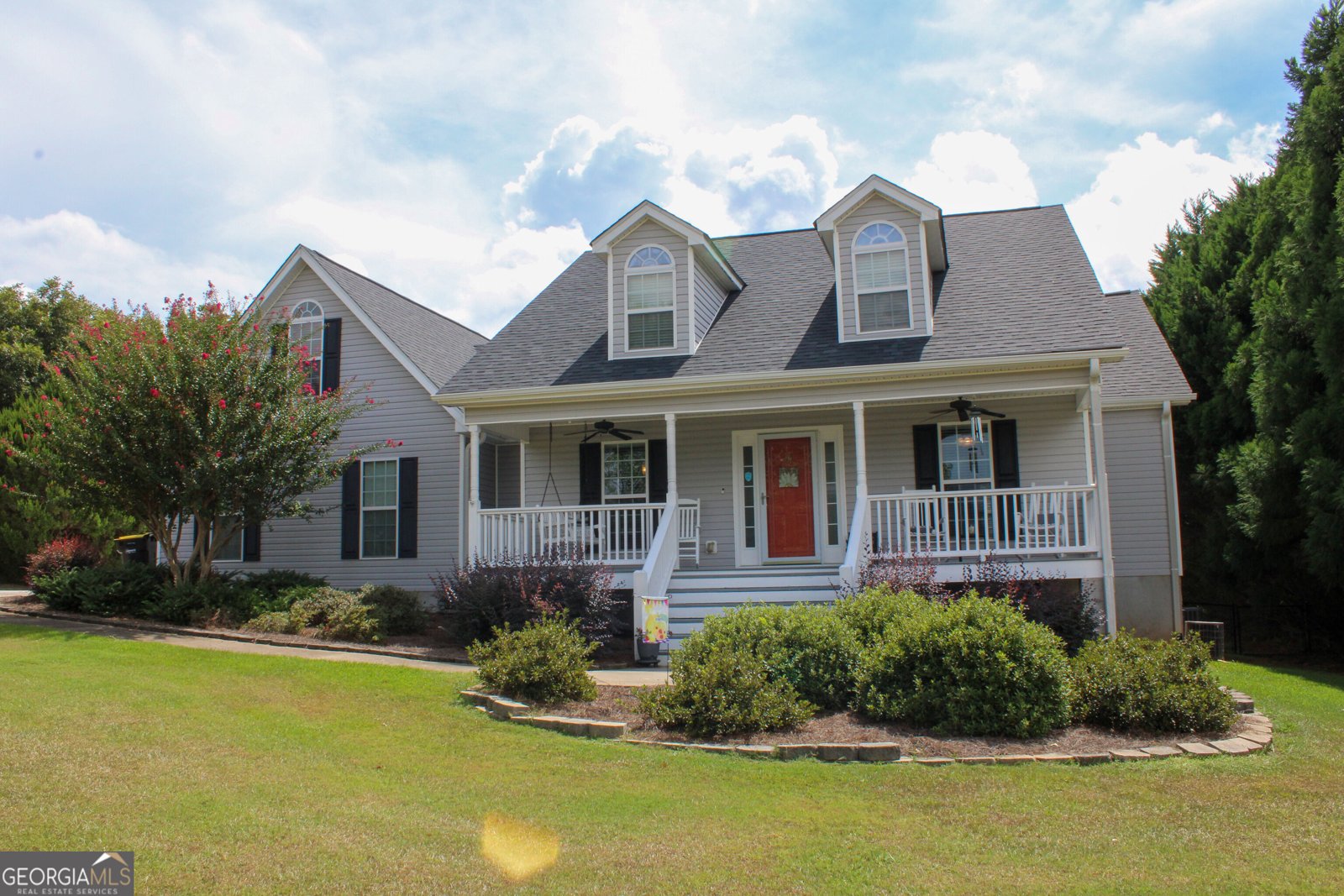 100 Laketrail Drive Griffin - main photo