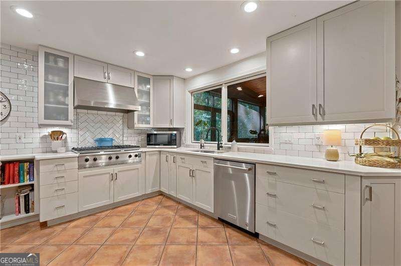 8180 Innsbruck Drive Sandy Springs - Photo 23