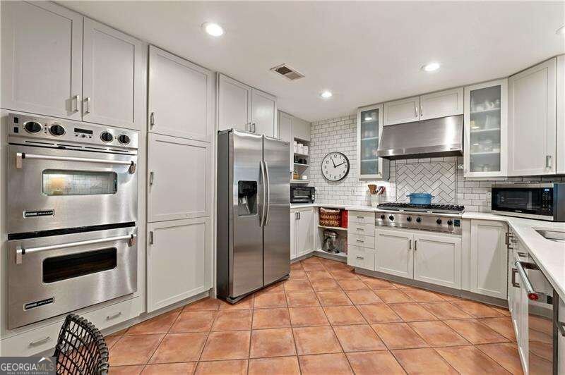 8180 Innsbruck Drive Sandy Springs - Photo 24