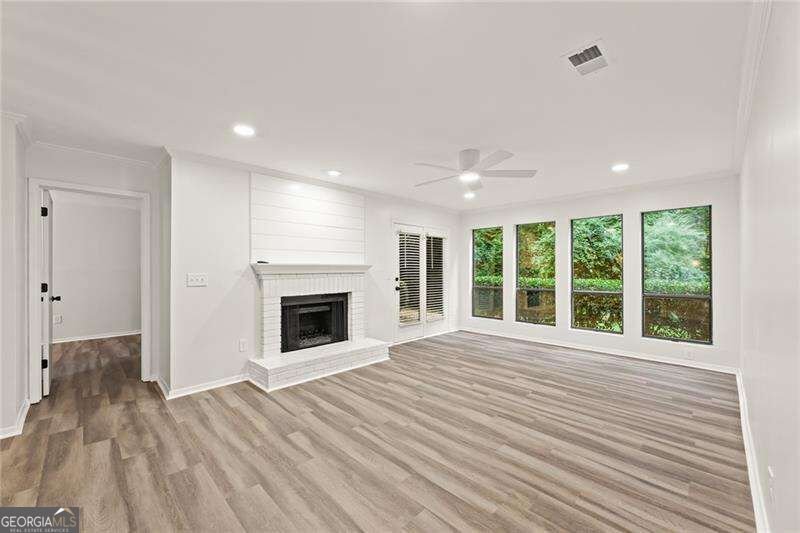 521 Warm Springs Circle Roswell - main photo