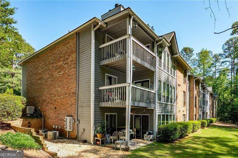 521 Warm Springs Circle Roswell - Photo 15